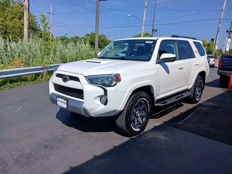 2019 Toyota 4Runner TRD Off-Road photo 1