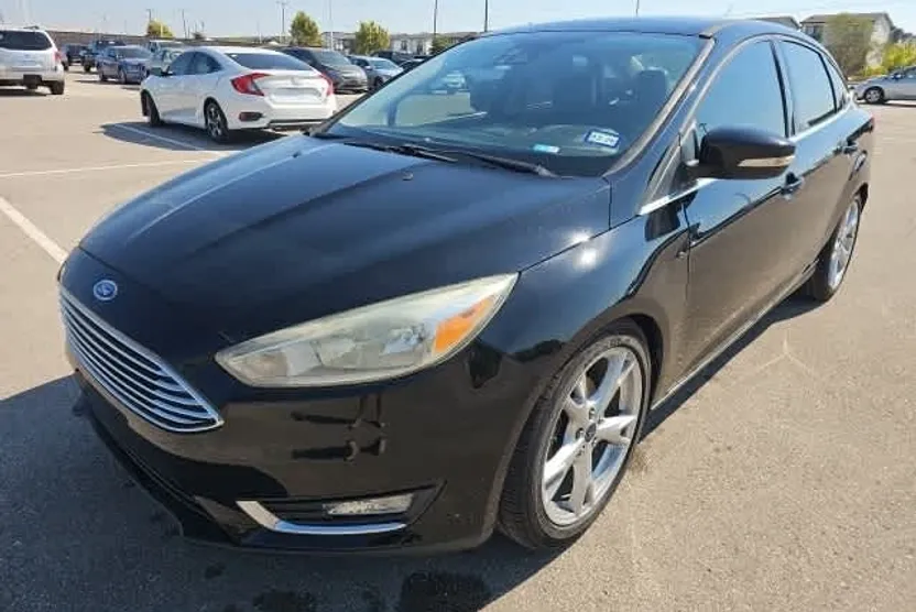 2016 Ford Focus Titanium Sedan photo 1