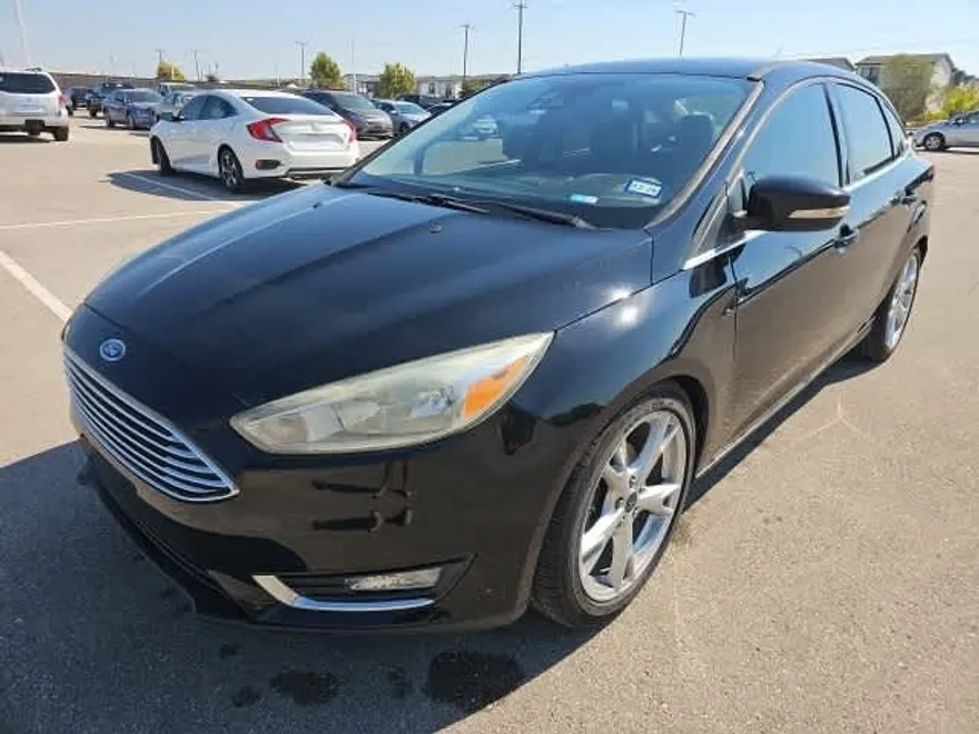 2016 Ford Focus Titanium Sedan photo 1