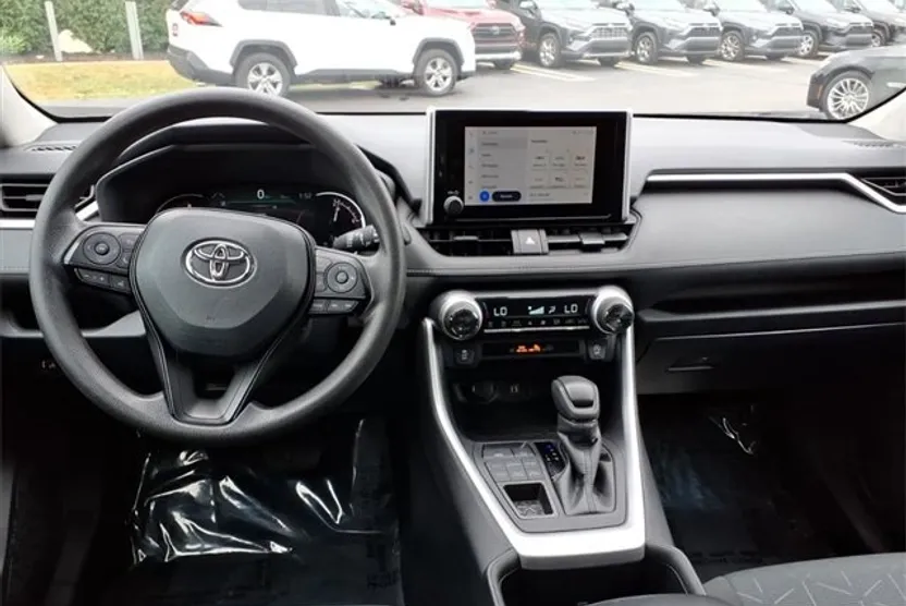 2024 Toyota RAV4 XLE photo 1