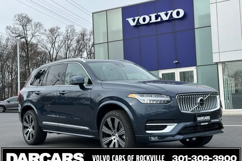 2025 Volvo XC90 B5 photo 1