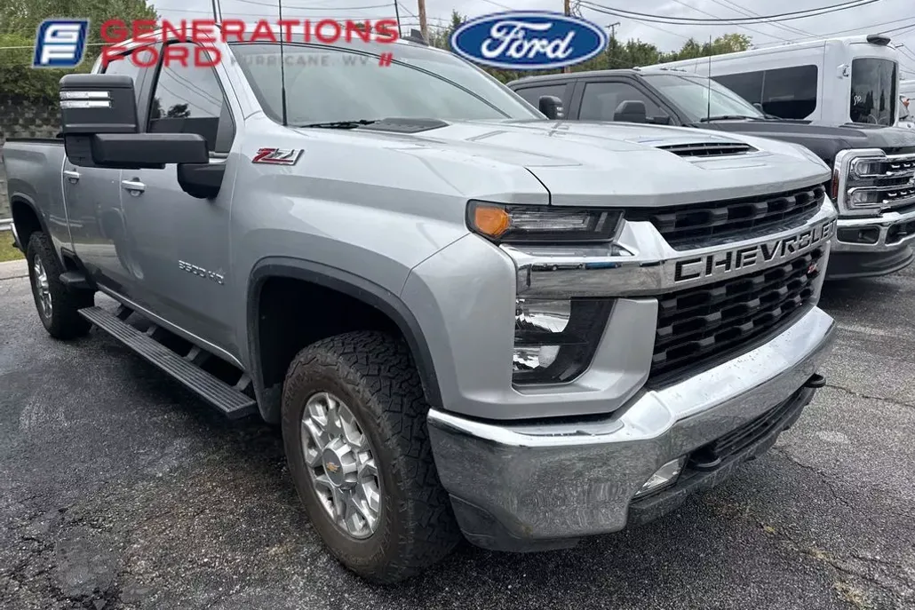 2022 Chevrolet Silverado 3500HD LT photo 1