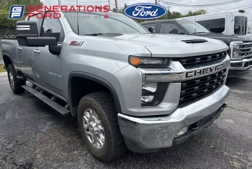 2022 Chevrolet Silverado 3500HD LT photo 1