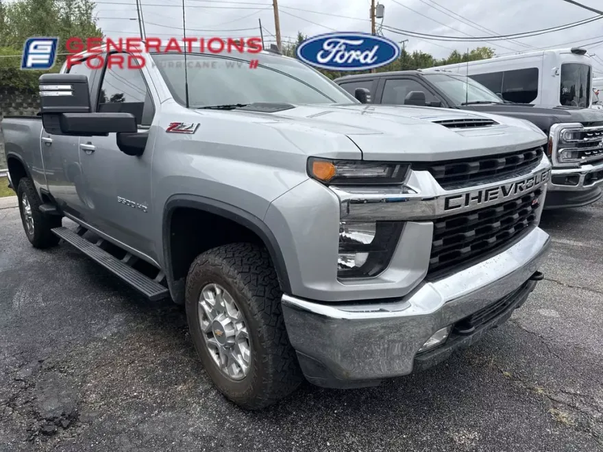 2022 Chevrolet Silverado 3500HD LT photo 1