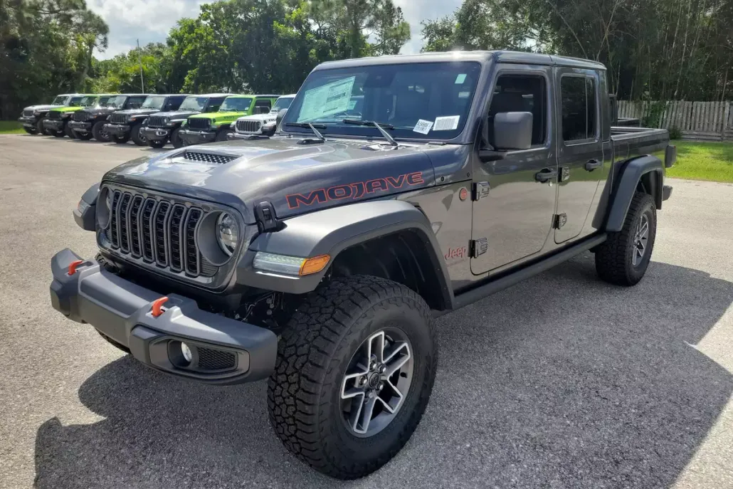 2025 Jeep Gladiator Mojave photo 1