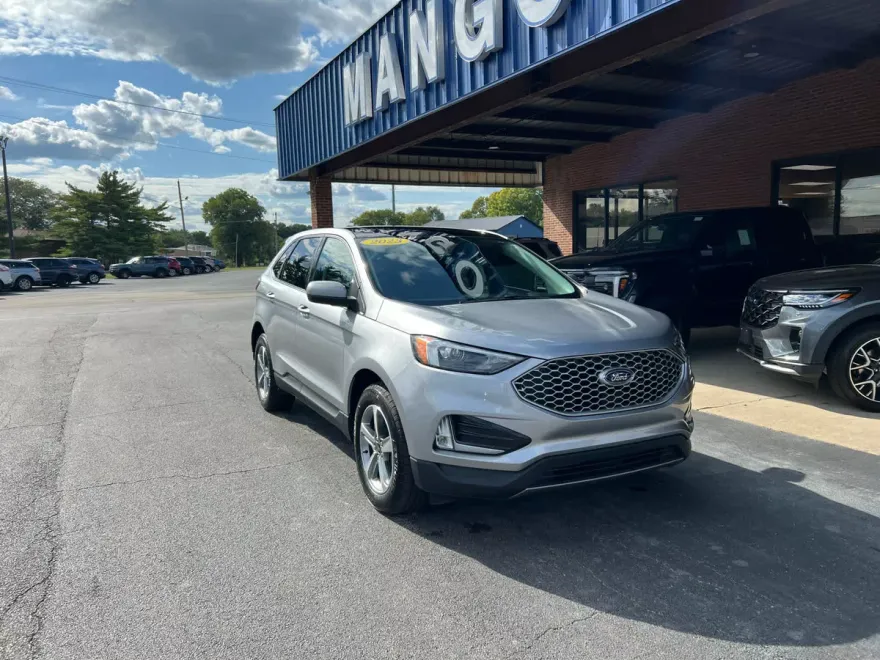 2023 Ford Edge SEL photo 1