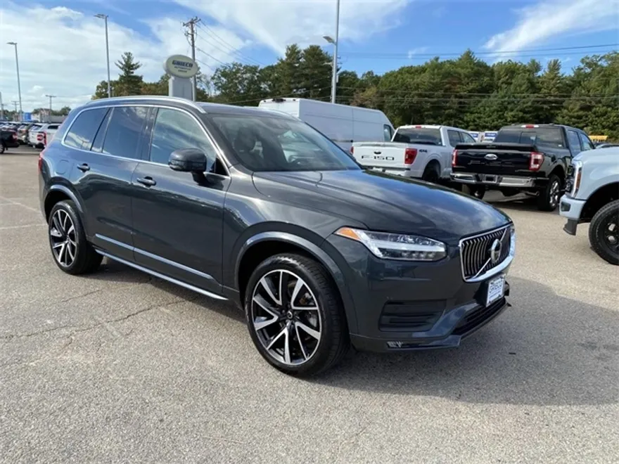 2021 Volvo XC90 T6 Momentum photo 1