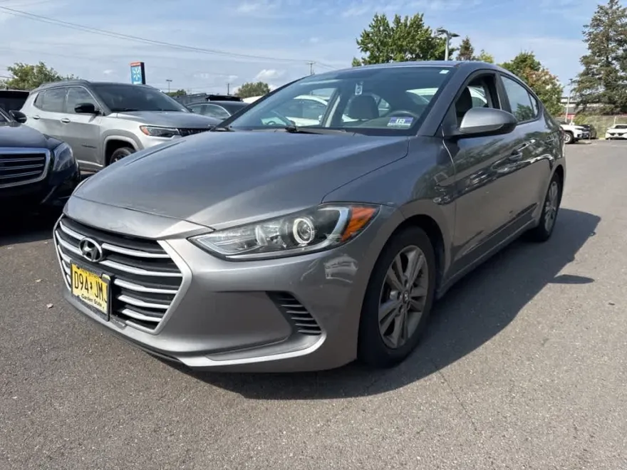 2018 Hyundai Elantra SEL photo 1