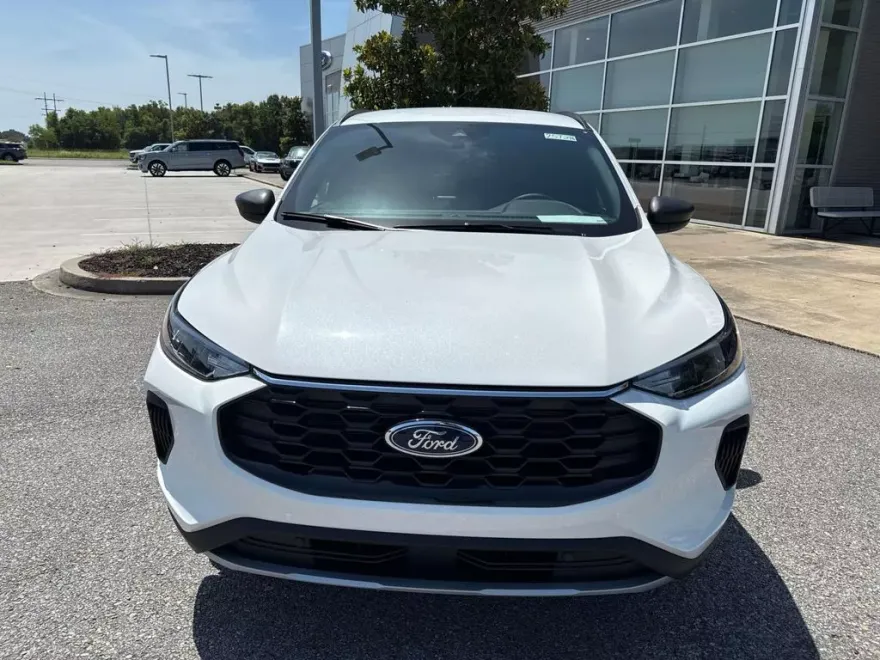 2025 Ford Escape ST-Line photo 1