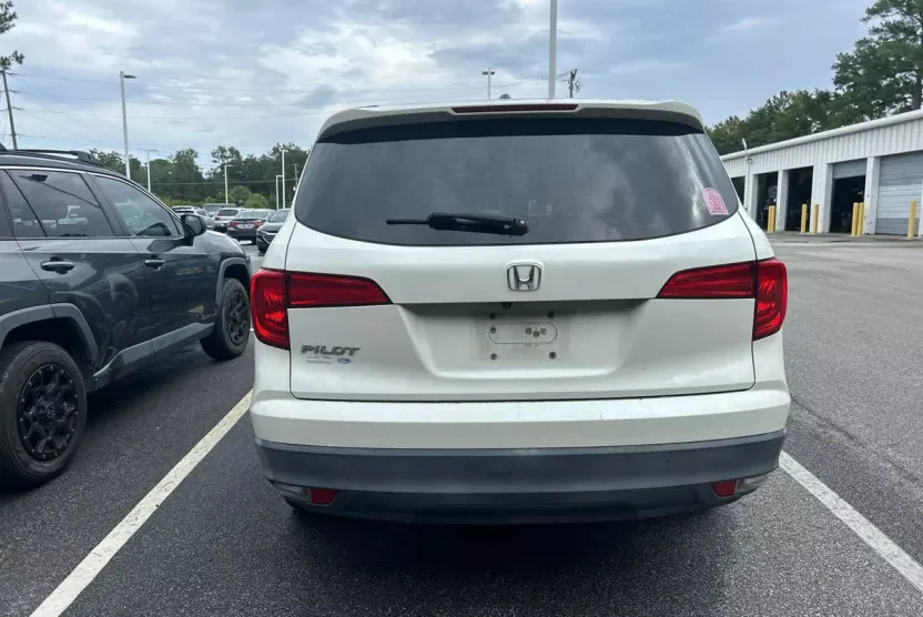 2017 Honda Pilot EX-L photo 1