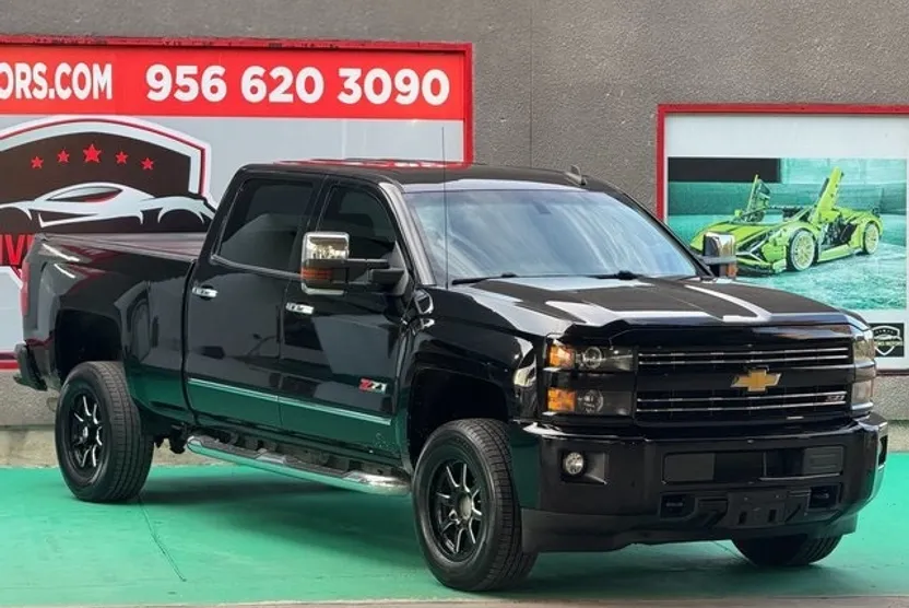 2018 Chevrolet Silverado 2500HD LT photo 1