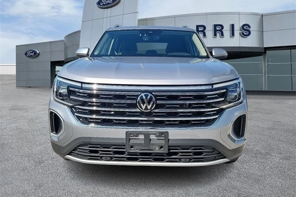 2024 Volkswagen Atlas SEL photo 1
