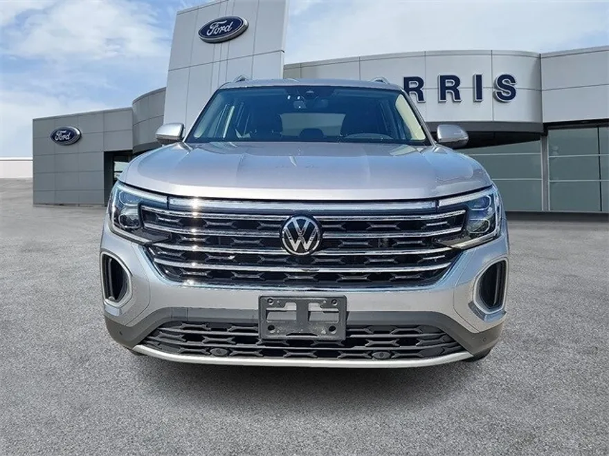 2024 Volkswagen Atlas SEL photo 1