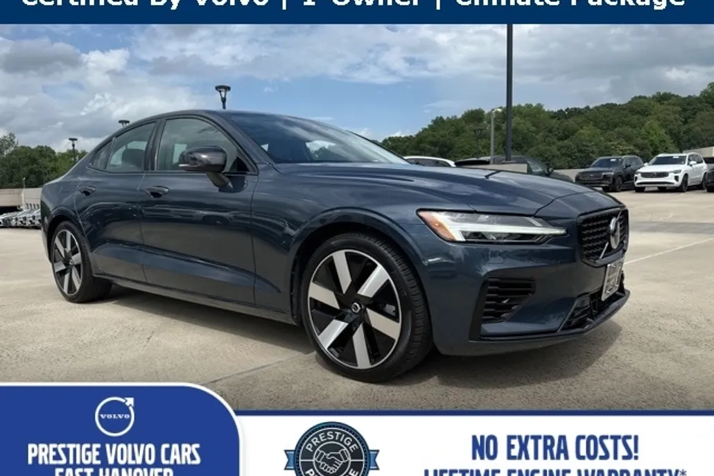 2024 Volvo S60 T8 Core photo 1