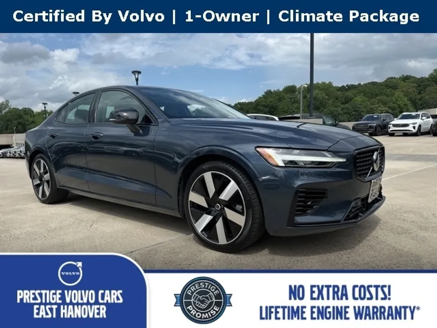 2024 Volvo S60 T8 Core photo 1