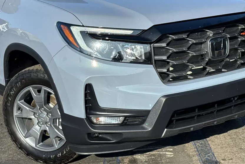 2025 Honda Passport TrailSport photo 1