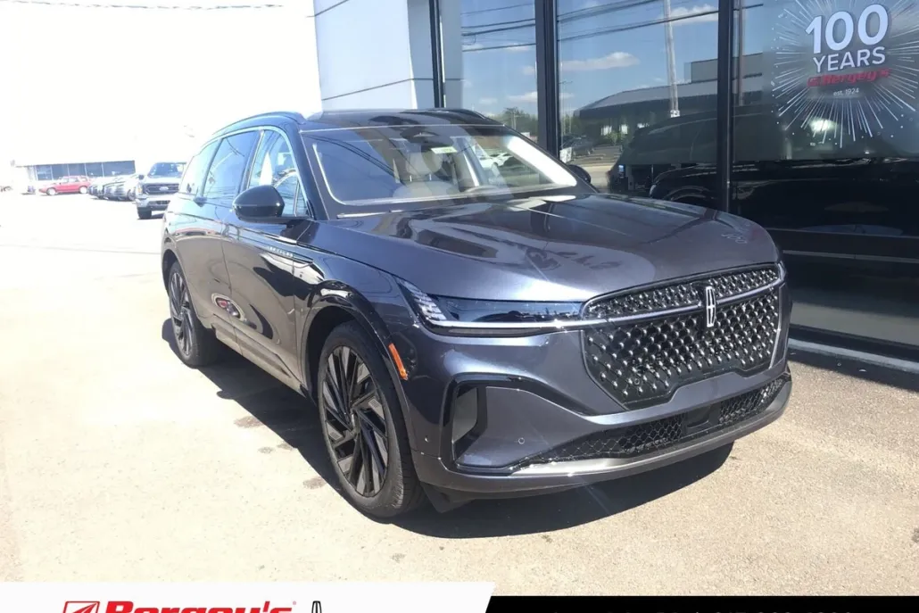 2024 Lincoln Nautilus Black Label photo 1