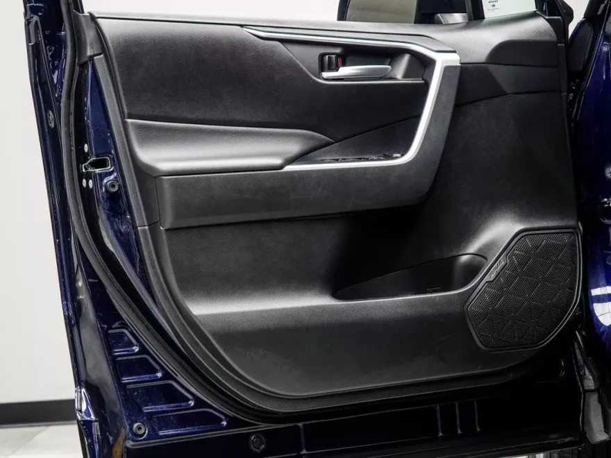 2024 Toyota RAV4 XLE photo 27