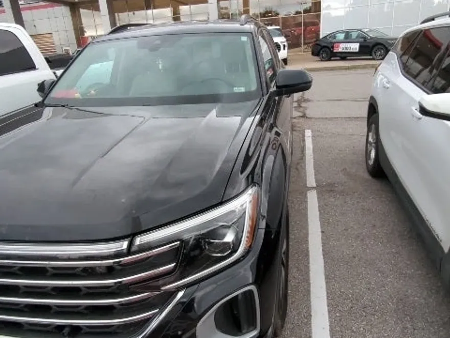 2024 Volkswagen Atlas SE Technology photo 1