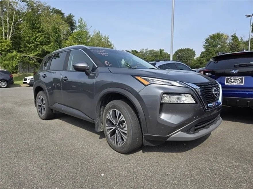 2023 Nissan Rogue SV photo 1