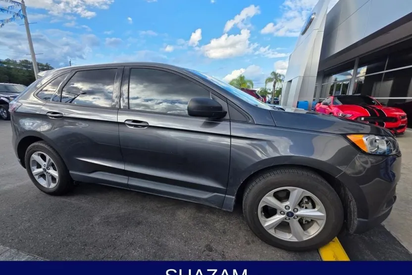2020 Ford Edge SE photo 1