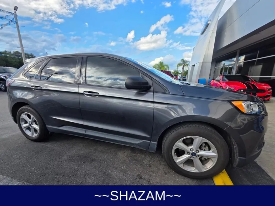 2020 Ford Edge SE photo 1