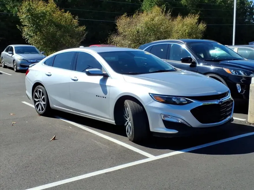 2021 Chevrolet Malibu RS photo 1