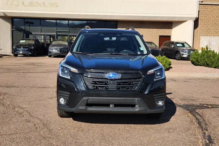 2024 Subaru Forester Premium Base photo 1