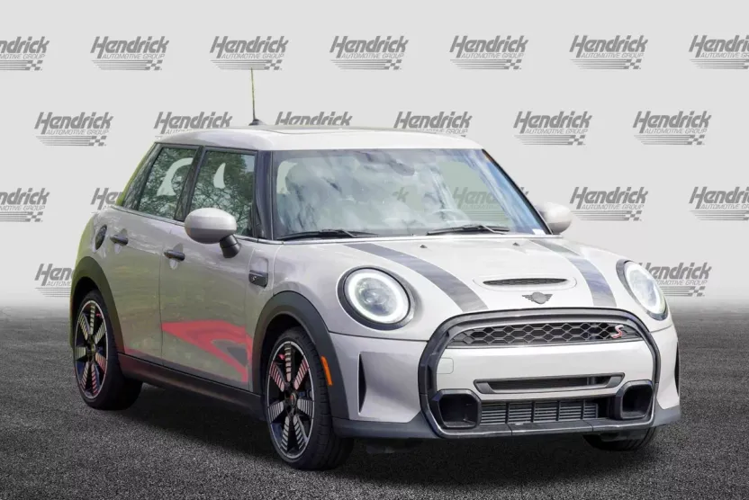 2023 Mini Cooper 4 Door Hardtop S photo 1