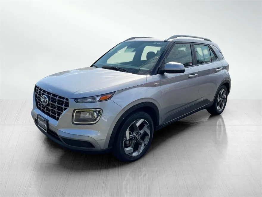 2024 Hyundai Venue SEL photo 1