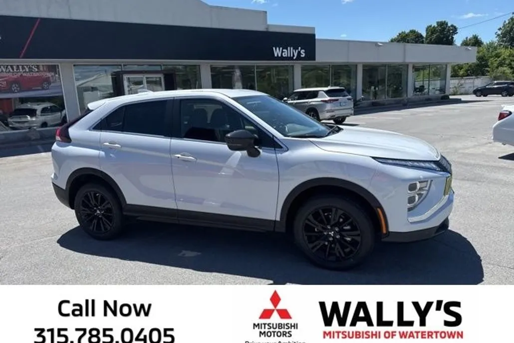 2025 Mitsubishi Eclipse Cross LE photo 1