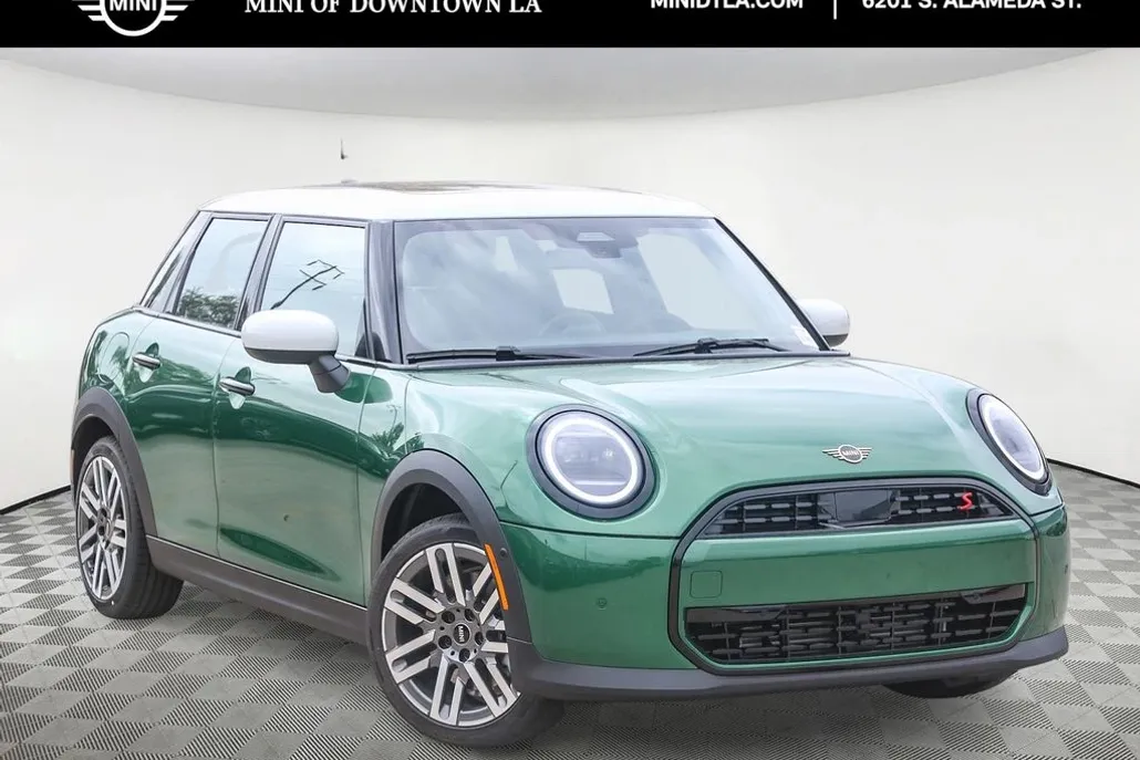 2026 Mini Cooper 4 Door Hardtop Signature photo 1