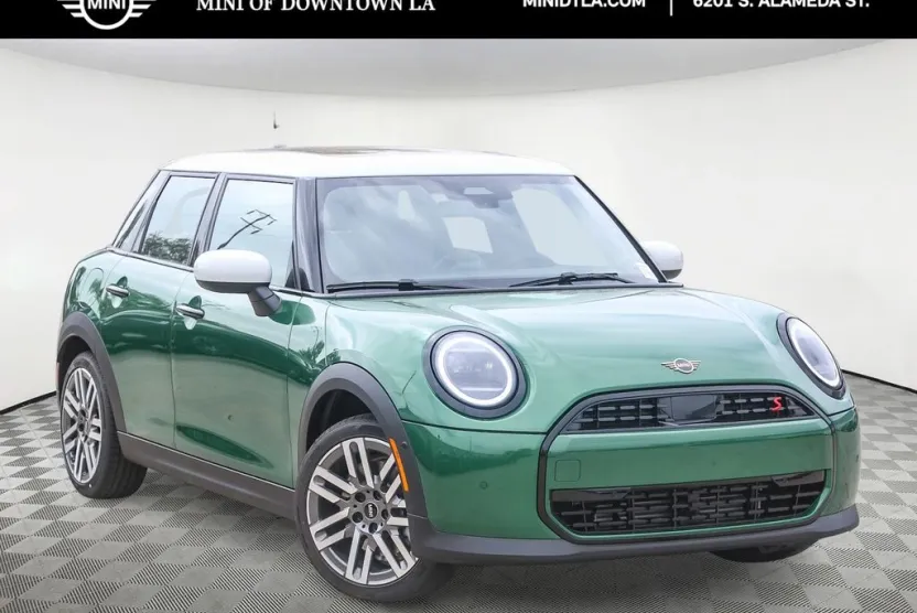 2026 Mini Cooper 4 Door Hardtop Signature photo 1