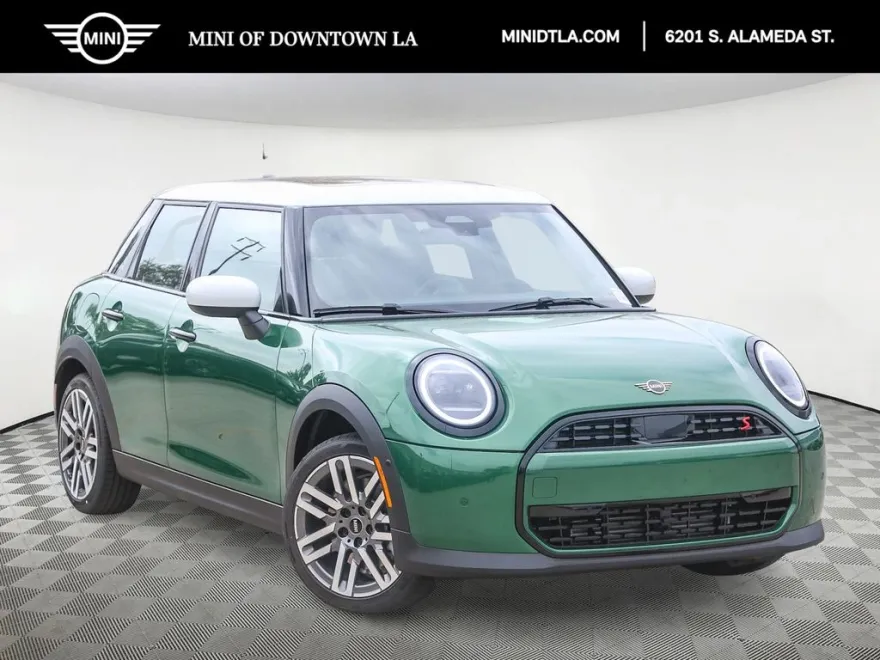 2026 Mini Cooper 4 Door Hardtop Signature photo 1