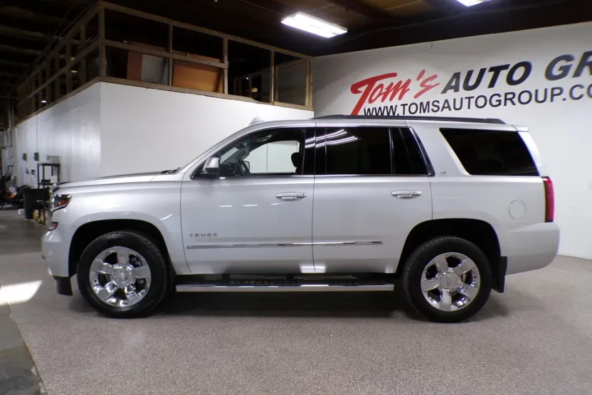 2016 Chevrolet Tahoe LT photo 1