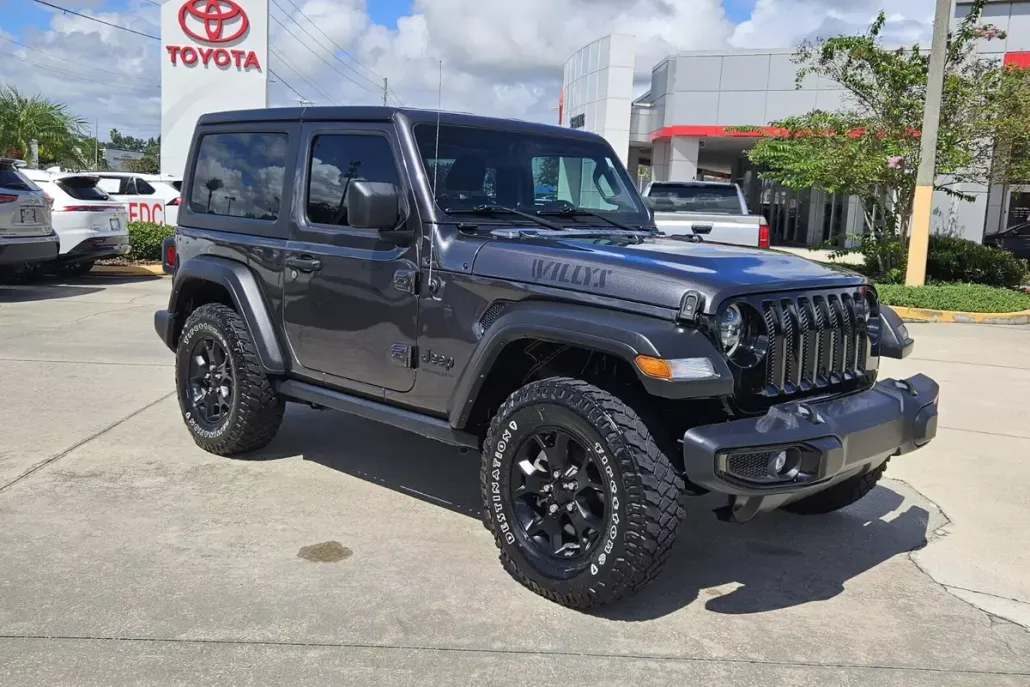 2022 Jeep Wrangler Willys photo 1