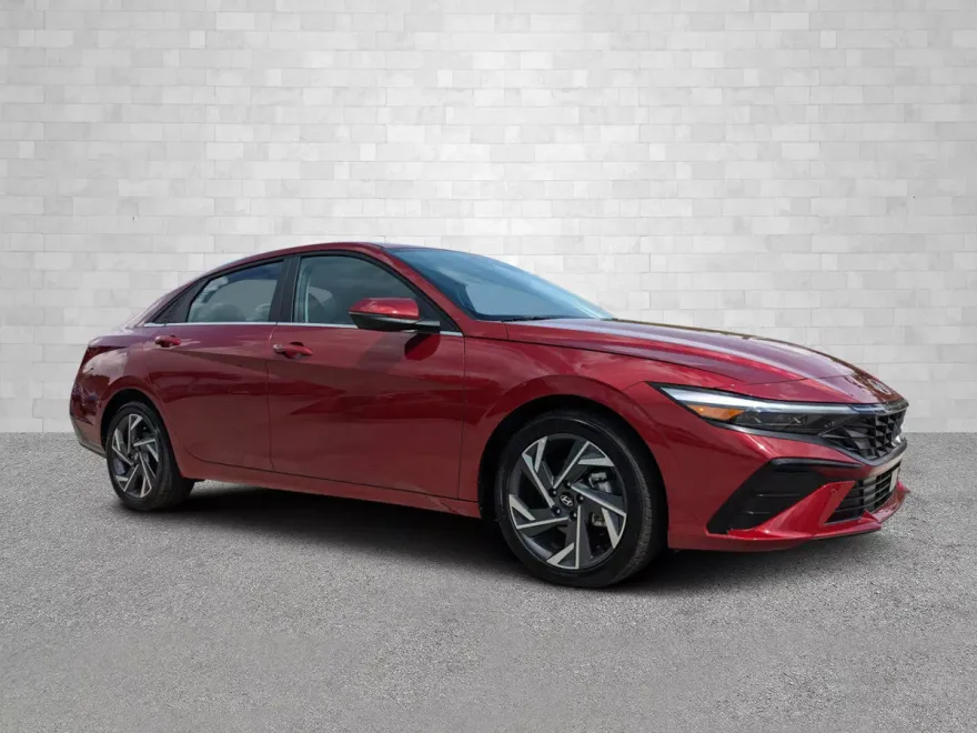2025 Hyundai Elantra Limited photo 1