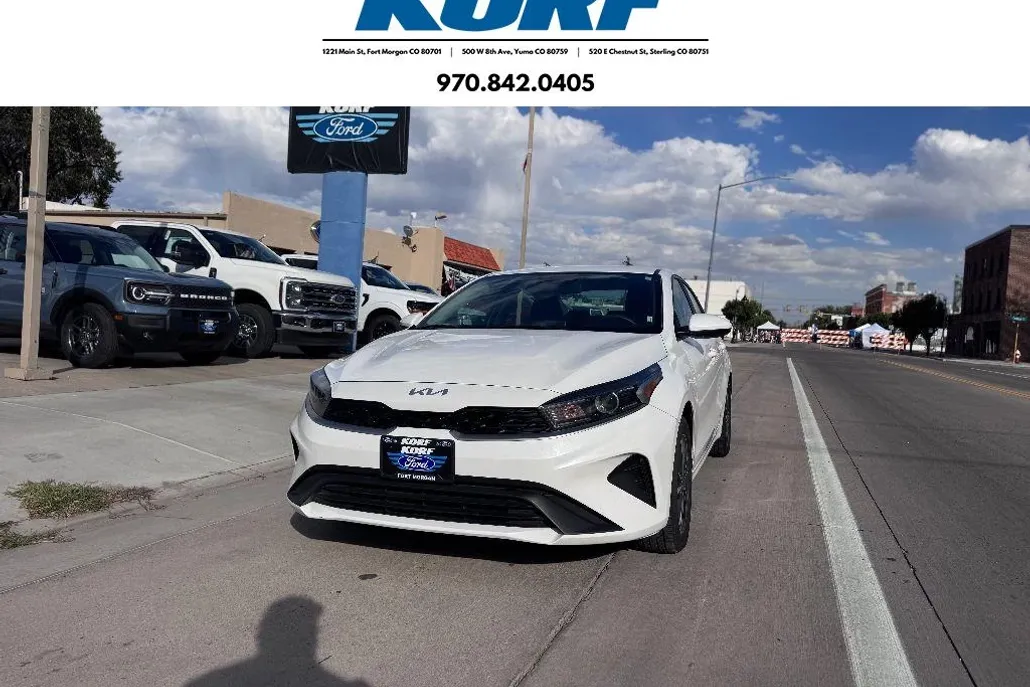 2023 Kia Forte LXS photo 1