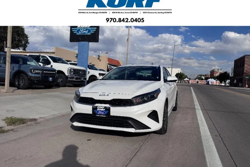 2023 Kia Forte LXS photo 1
