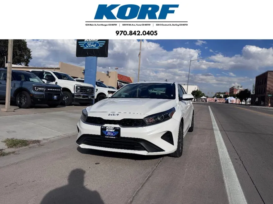 2023 Kia Forte LXS photo 1
