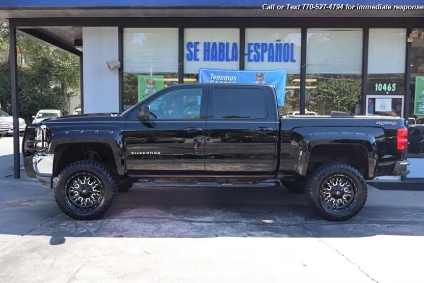 2017 Chevrolet Silverado 1500 LT photo 1