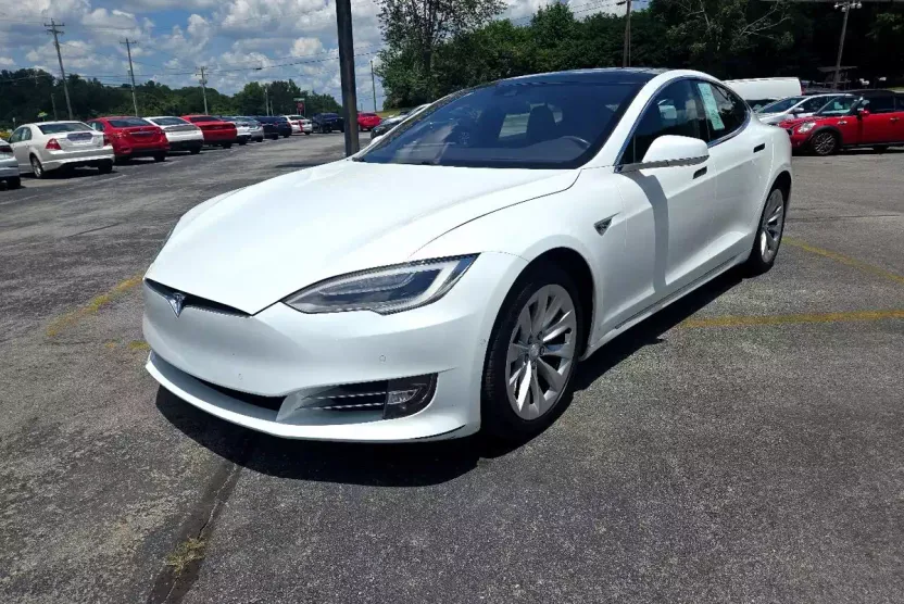 2016 Tesla Model S 70D photo 1