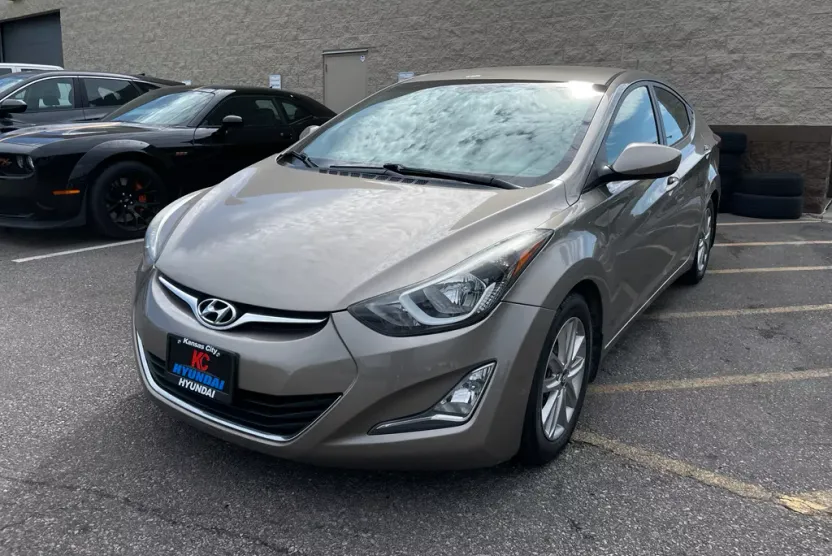 2015 Hyundai Elantra SE photo 1