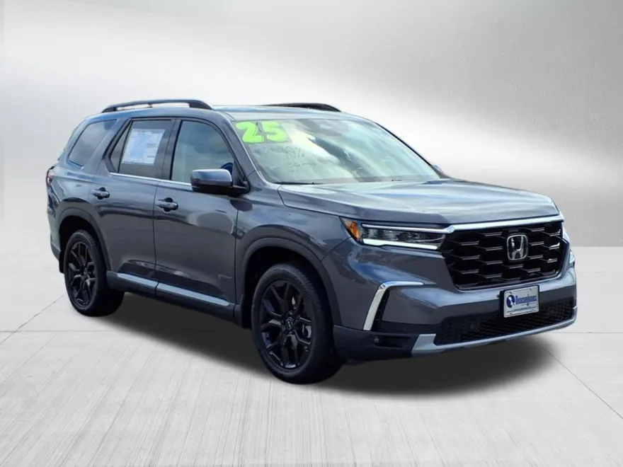 2025 Honda Pilot Touring photo 1