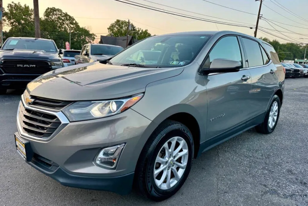 2018 Chevrolet Equinox LT photo 1