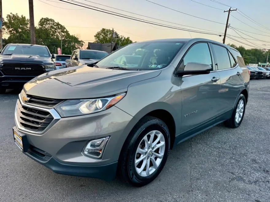 2018 Chevrolet Equinox LT photo 1