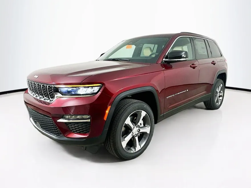 2025 Jeep Grand Cherokee Limited photo 1