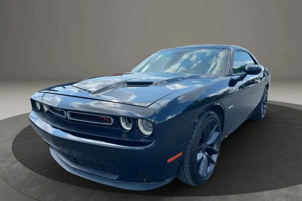 2015 Dodge Challenger R/T photo 1