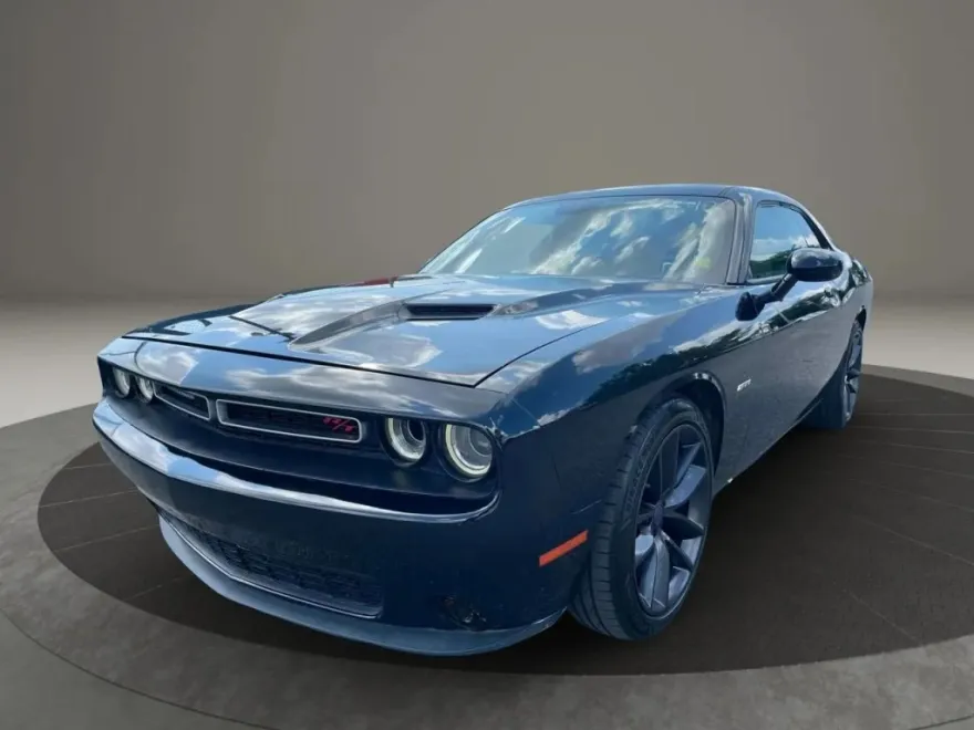 2015 Dodge Challenger R/T photo 1