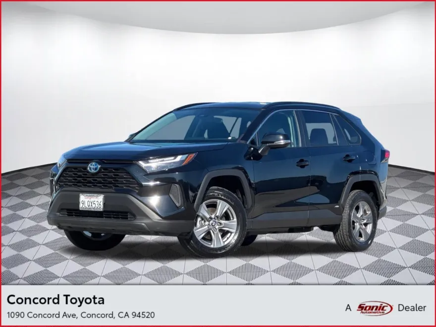 2024 Toyota RAV4 Hybrid XLE photo 1